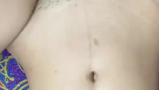 Возбужденная Riya получает свою суточную дозу хуя от ее сводного брата - хардкорная дези трахается с большим камшотом внутри киски