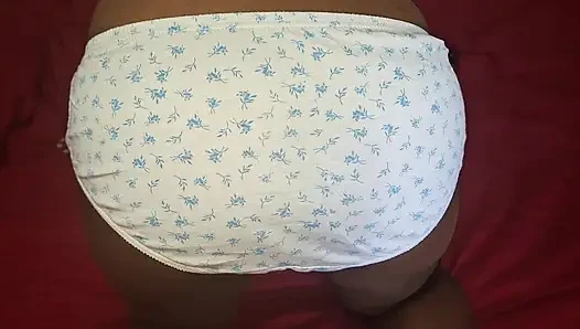 Asyalı orta yaşlı seksi üvey anne so horney viral video