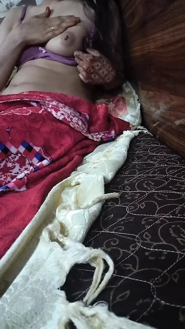 Simran desi girl fingering