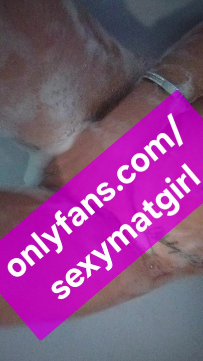 Sexy greek wife playing in the bath