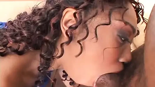 Cewek sange kulit hitam dengan toket besar dientot habis-habisan sama kontol besar pria kulit hitam