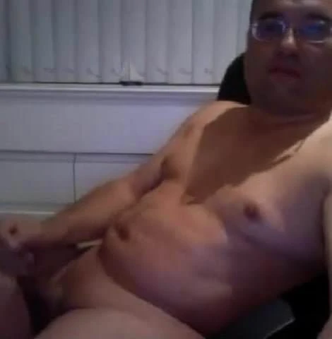 Smooth latin daddy cumming so good