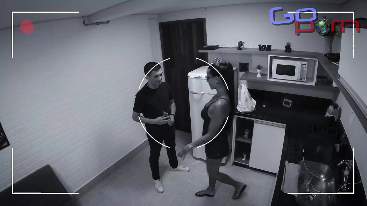 "ifuck" delivery man takes cock and dines his client's pussy