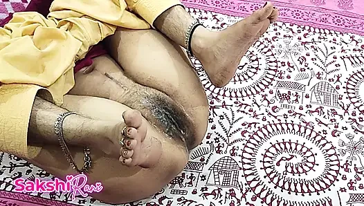 Heißes bhabi will massage mit ihrem dever und dever gefickt, zufriedenes bhabi volles hindi virales video