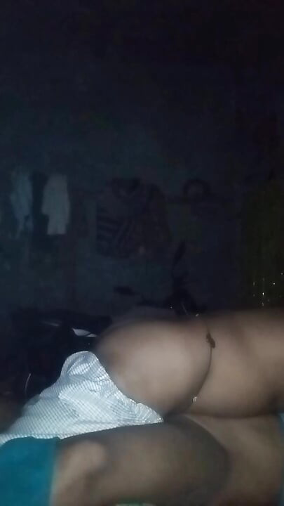 Wife fuck with husband sperm dropped her vagina