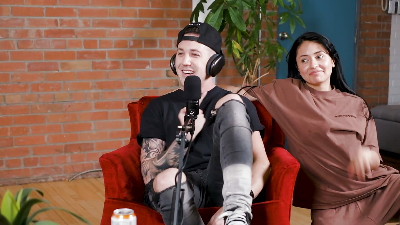 Tiktok Star Kane Trujillo przemawiać do swoich hejterów i ujawnia swoją sławę Crush!