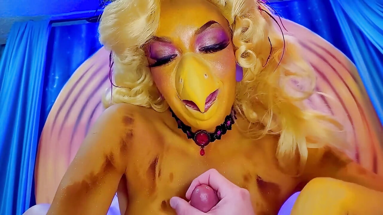 Get a Load of This Chicken Breast! Goldie Cosplay