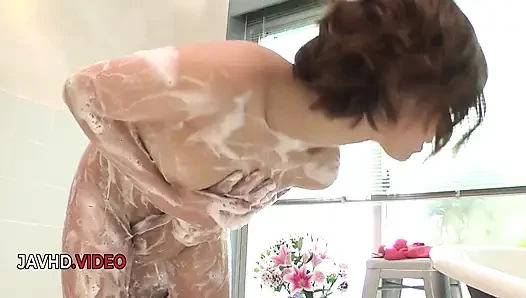 Asyalı kız tutkulu bakış açısıyla muhteşem sakso çekiyorken yoğun jav aksiyon