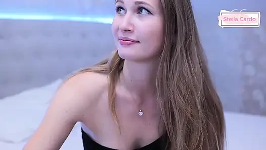 Stella Cardo лижет ее ступни