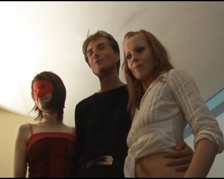 Maduras alemãs a gozar ação de sexo em grupo hardcore