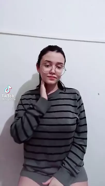 Romantic seen and very beautiful girl hot and sexsi seeeeeen