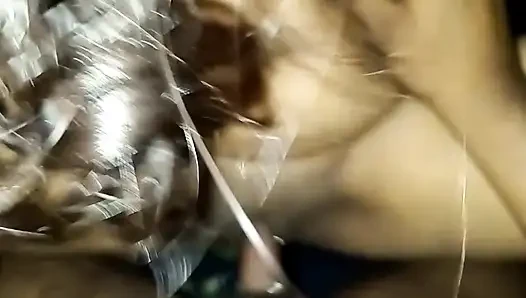 Kız arkadaşım beni davet etmeye geliyordu, ben de ona lolipop yedirdim ve onu memnun ettikçe siktim.