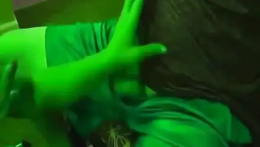 Kassie kay lagi menghukum orang asing