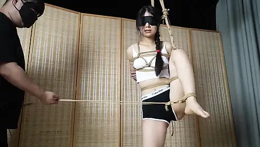 Xr29-hang the Girl up and Make Her Drool.