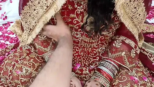 Suhagrat - ilk düğün gecesi seksi - yeni Hintli ateşli çift