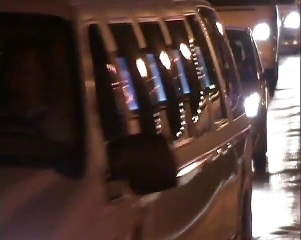 Morena amando pau duro fodido em uma boate