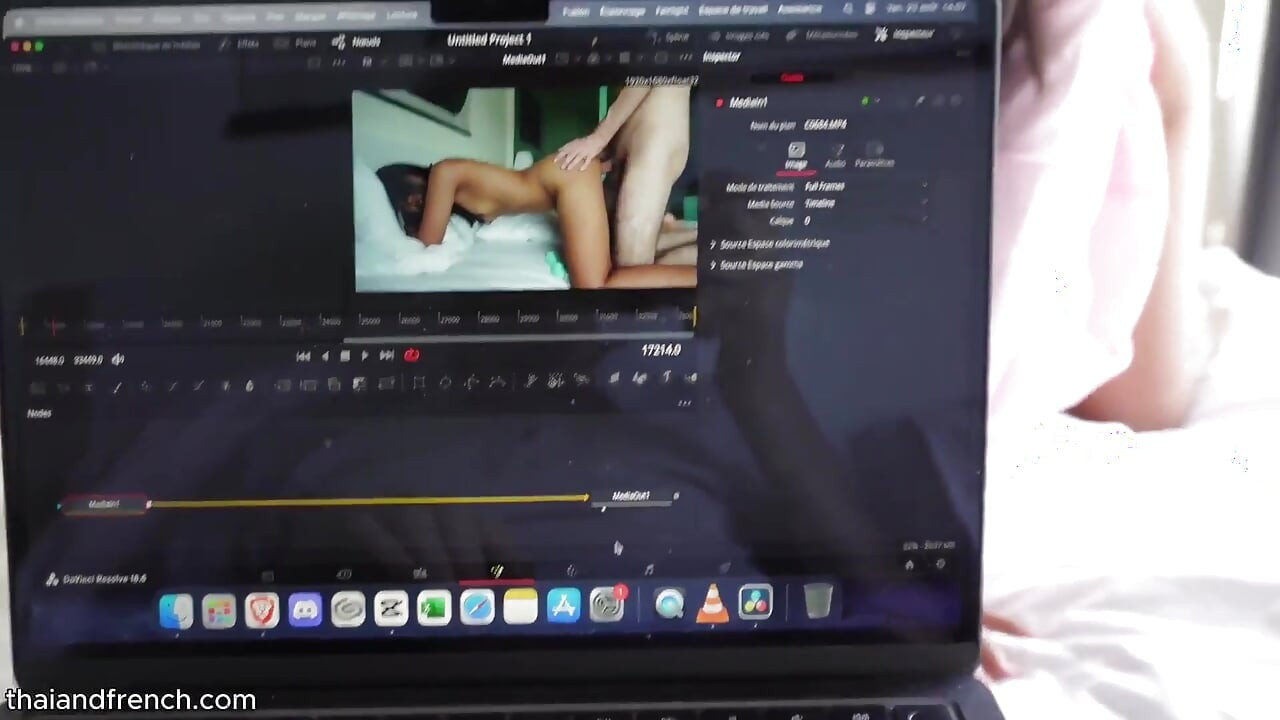 Beautiful Thai Girl Bothers Me During My Work, I Have to Fuck Her