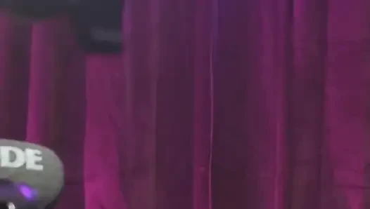 Dikey: vip oda ep.7: seksi striptizci Penelope memnun etmeyi seviyor