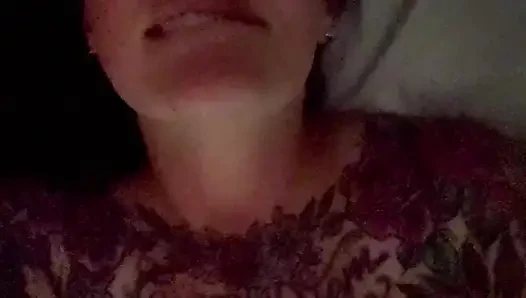 Masturbasi dan crot banyak banget di tengah malam