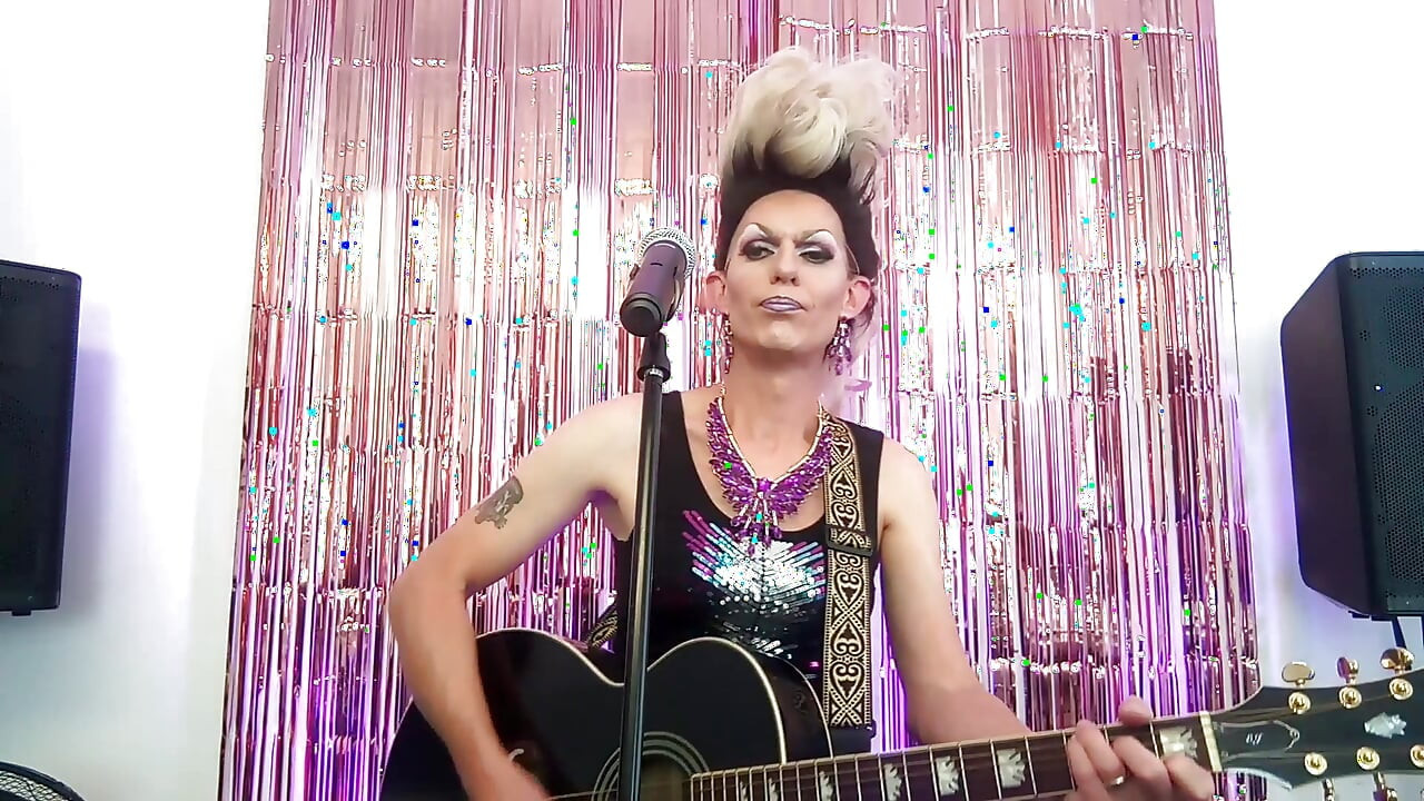 Alexa singing and playing live