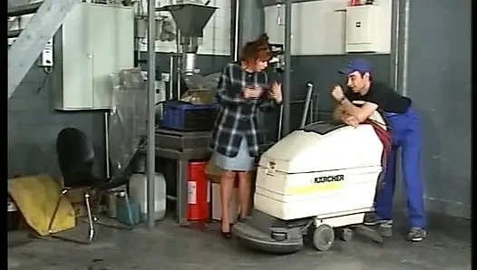 Rothaarige deutsche milf anal gebohrt vor creampie