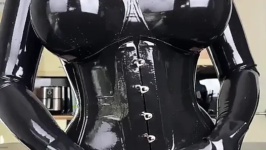 Обычный день в моей латексной жизни