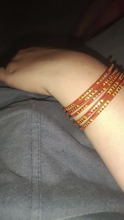 Muth mar rahi bhabhi