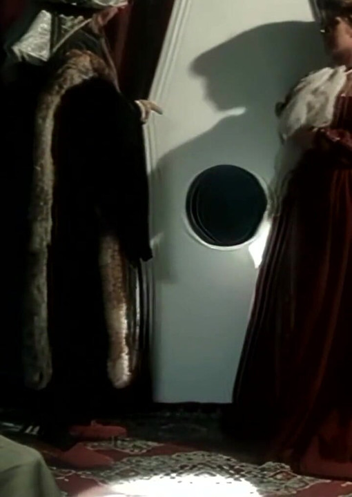 Medieval Gloryhole the Husband Is Away and the Wife Takes Advantage of a Hole in the Wall to Enjoy a Nice Big Cock.