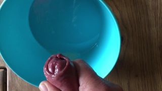 Spermashot i en skål