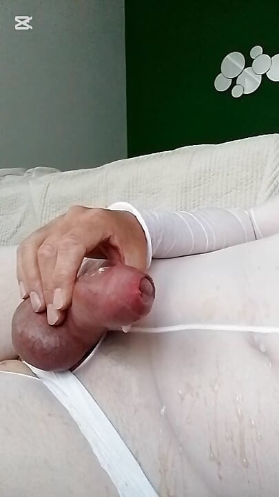 Cumming på en nylonbodystocking