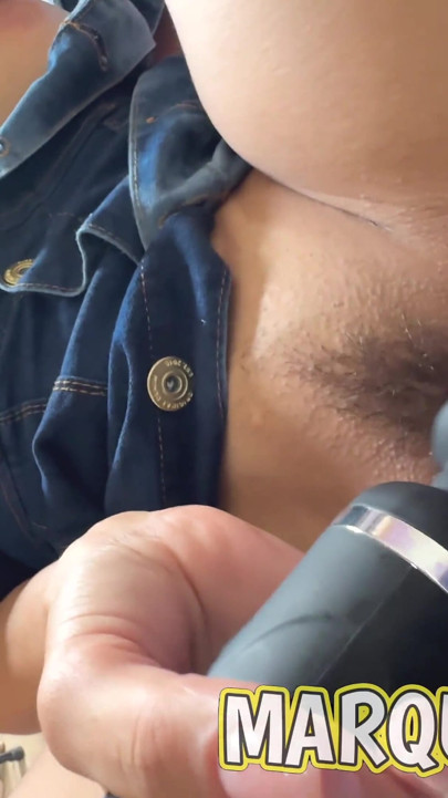 Gaun denim, anal intens dan orgasme yang tidak terkendali