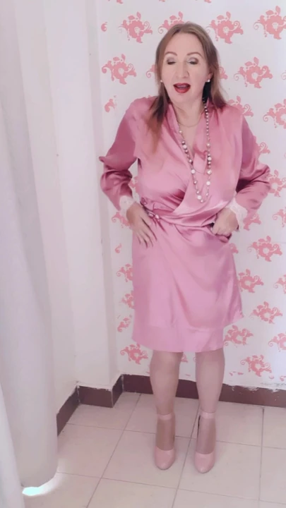 Hot granny in stockings