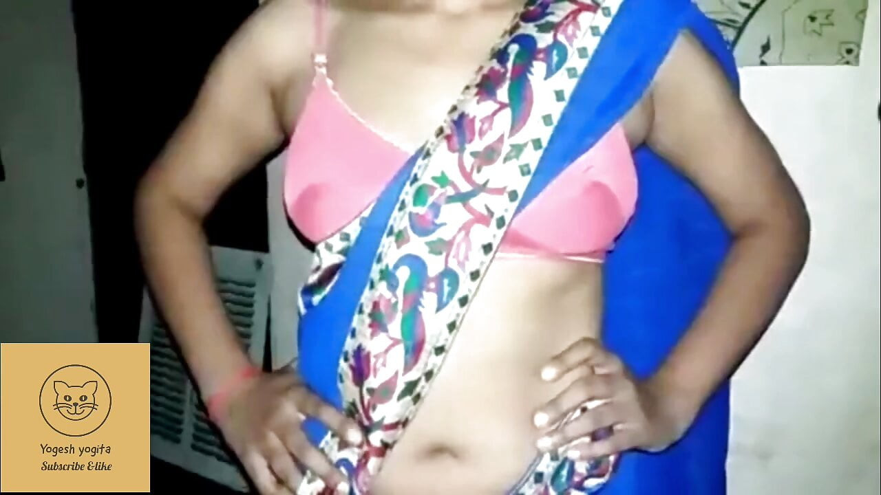 Padosi bhabhi yogita ko  raat me akele ghar pe bula kar Dogistyle me choda
