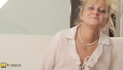 Blonde mature slut step mom masturbate alone