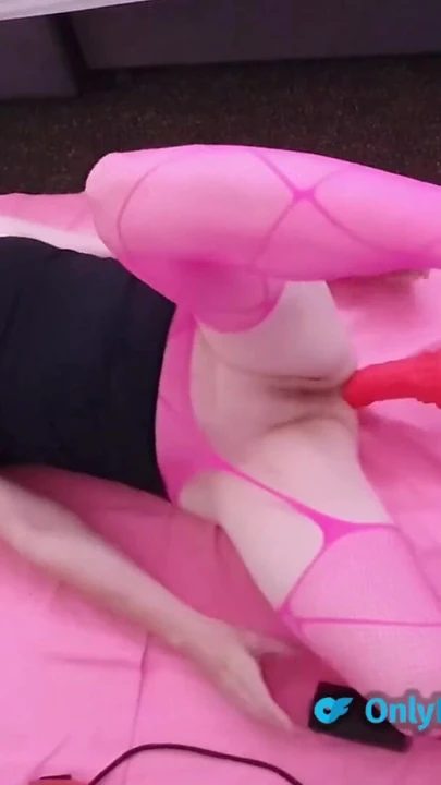 Splendido momento da "Orgasmi anali sulla macchina del sesso per la MILF inglese Lisa Essex"