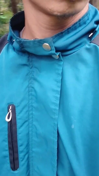 Walking to natural tourist attractions peeing in public toilets | Clip 3