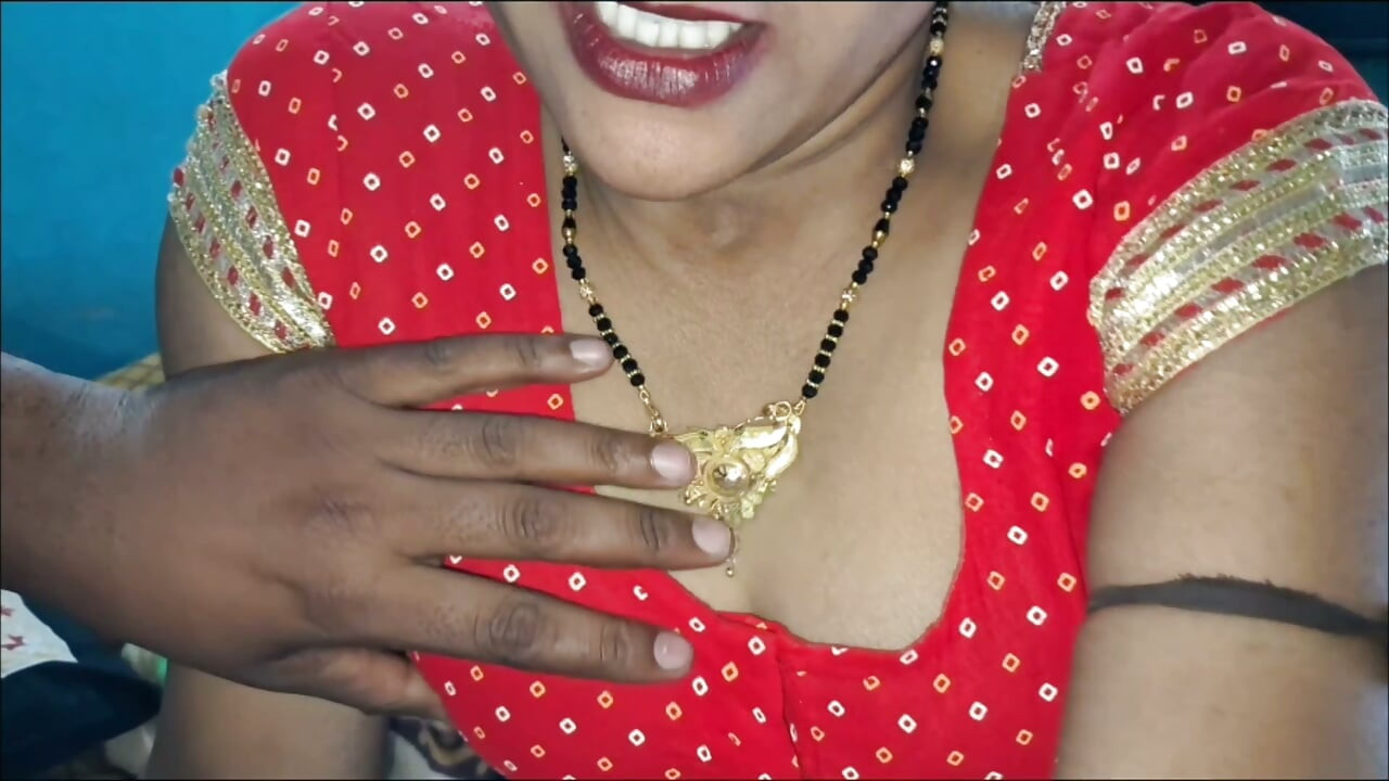 Desi Hot Big Boobs Bhabhi Wearing Red Blouse Sucking Till Cum in Mouth