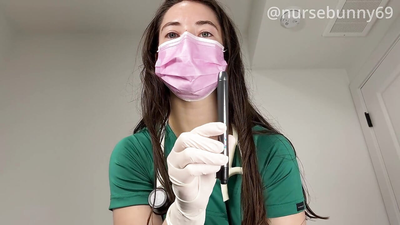 POV Επαγγελματική Φυσική Εξέταση σε Πράσινα Scrubs