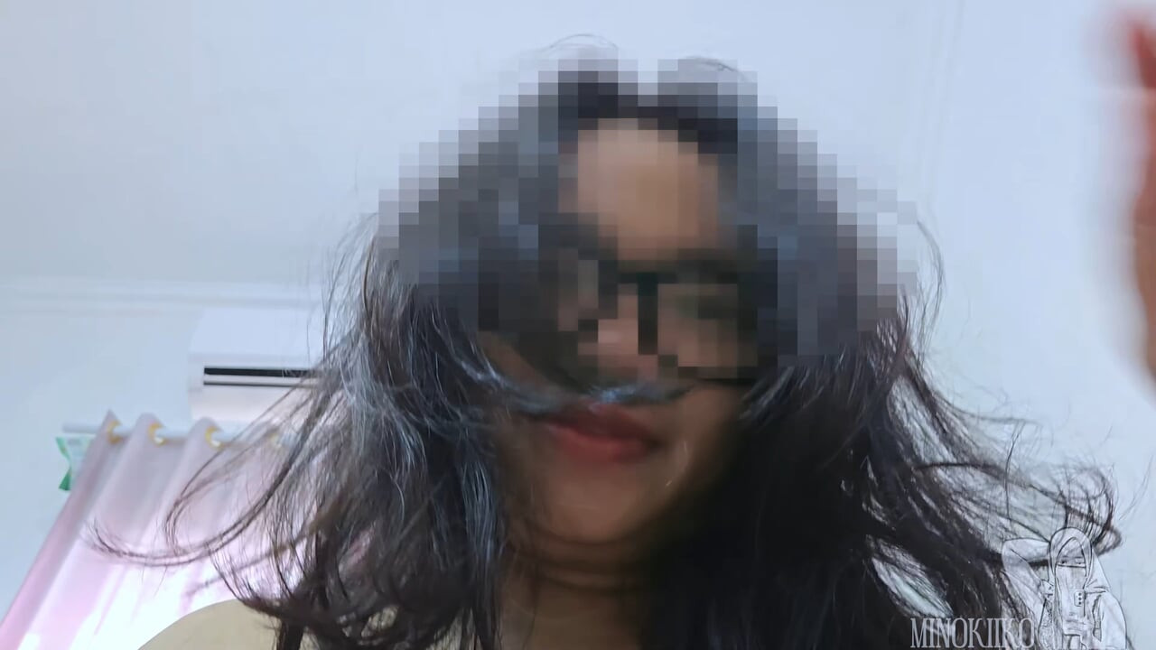Mi hermanastra virgen rica me deja frotarle la pija en su conchita apretada - minokiiko