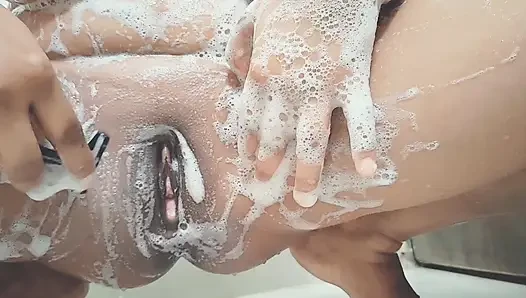 Bareback Fingering Fuels Endless Pussy Sweat And Thunderous Thrusts