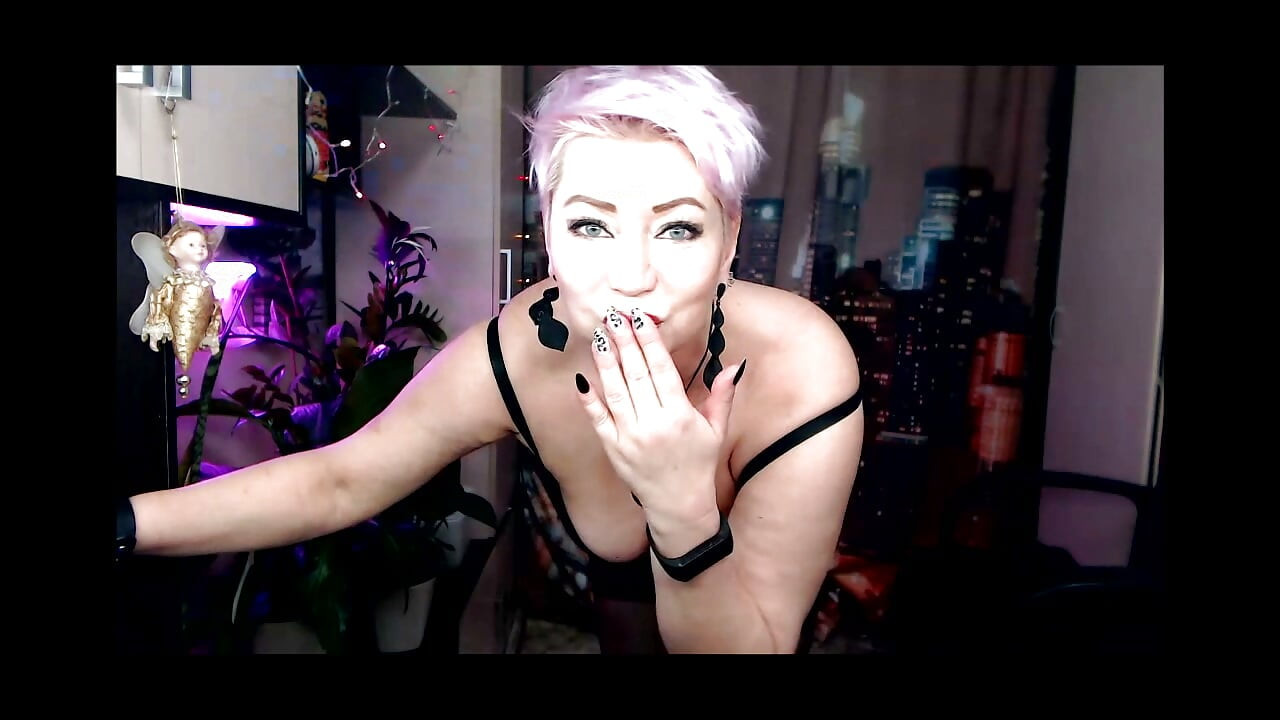 ATTENTION! The gorgeous mature married slut Aimee Hot MILF is dancing and masturbating for you .!. ))