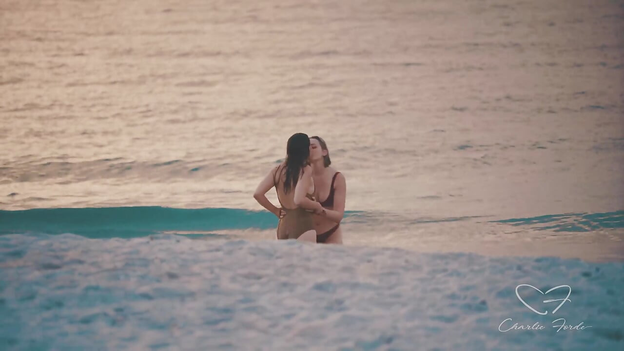 チャーリー・フォード、オリーブ・ジーをフィーチャーするフェーディング