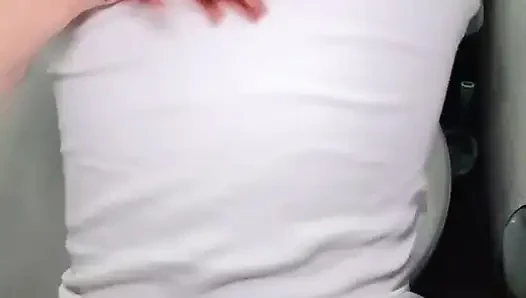 Sınıf arkadaşımı banyoda siktim