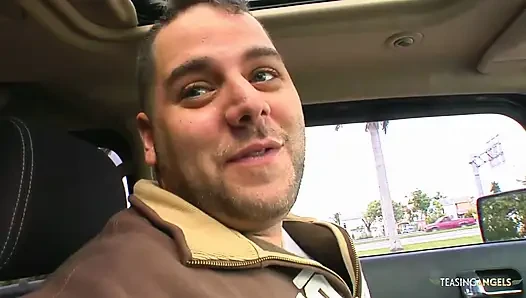 Babe picked up at a pet shop goes for a hardcore sex session