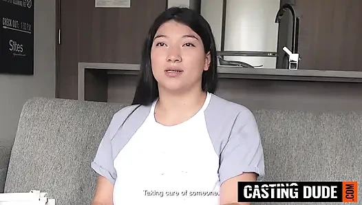 Я в итоге трахаю сисечки эту латину с массивными сиськами в ее безумном дебютном кастинге