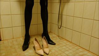 Pissing in nude stiletto high heels wearing pantyhose