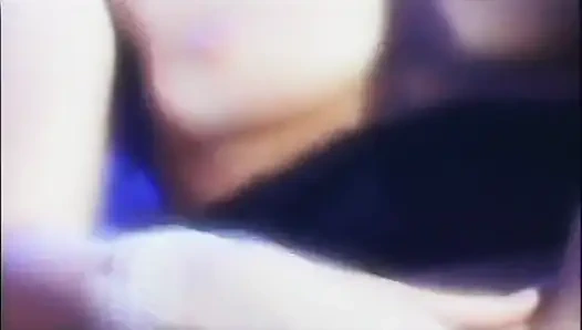 Brunette and blonde babes cum swapping for a finish