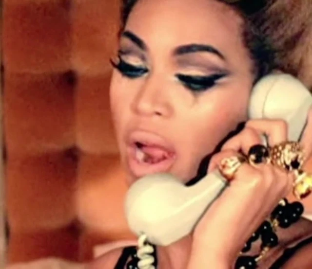 Beyonce tongue Loop #24
