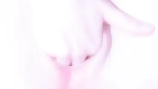 Bakire pembe amcığımda tek başına mastürbasyon yapıyor