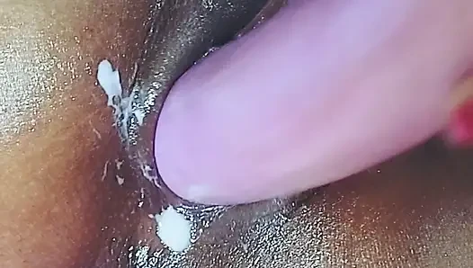 Hintli kız brinjal ile amcığını sikiyor